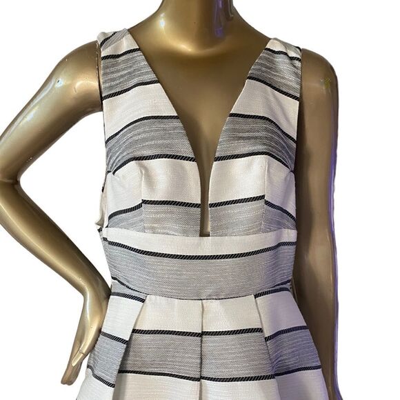 ANGL black & white high lo party dress. Med, Cut out back fully lined, pockets - Picture 6 of 10